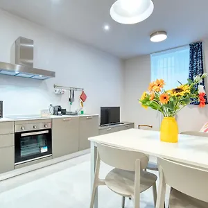Charlotte Bb House , Milano Italia